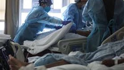 الأطقم الطبية الفرنسية تطالب بتطبيق عزل صحي عام للحد من انتشار كورونا