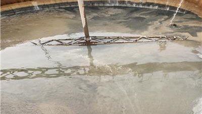 رئيس مياه القناة: إصلاح كسور المواسير المفاجئة تحت الأمطار 