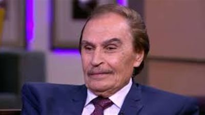 الانتهاء من مراسم دفن جثمان الراحل عزت العلايلي بمقابر العائلة