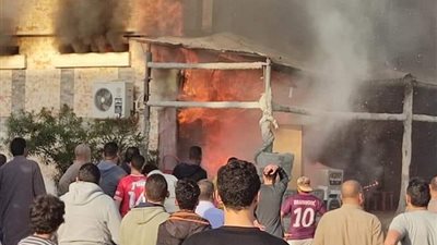 نشوب حريق في صيدلية بالشرقية (صور)