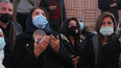 ابنة عزت العلايلي: 