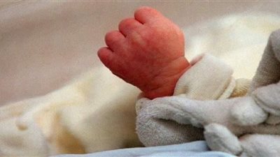 حجز رضيعة بمستشفى شبين القناطر المركزى بعد العثور عليها أمام منزل بالقليوبية