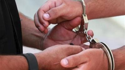 بعد 27 يومًا حبس.. إخلاء سبيل امرأة وأسرتها متهمين بقتل 