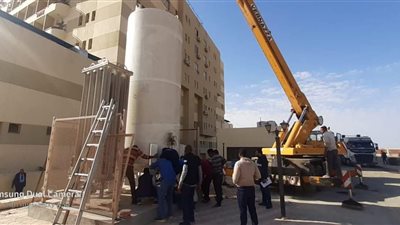 مستشفى أسوان التخصصي يتسلم خزان أكسجين بسعة 11 ألف لتر مكعب