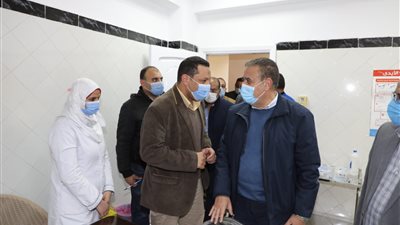 محافظ المنوفية: صرف مكافأة مالية للعاملين بمستشفى حميات منوف (صور)
