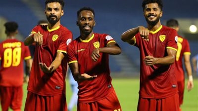 التعادل الإيجابي يحسم لقاء القادسية و ضمك في الدوري السعودي