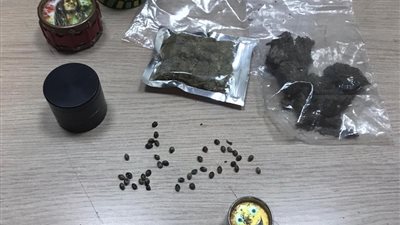 إحباط تهريب مخدر وبذور بانجو بحوزة راكبين قادمين من نيويورك بمطار القاهرة