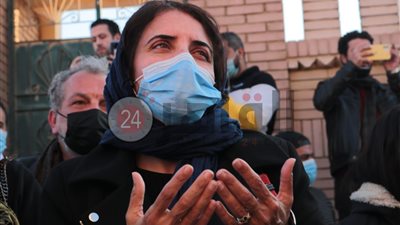 بكاء ابنته وبرقية الرئيس الفلسطيني.. لقطات من جنازة عزت العلايلي