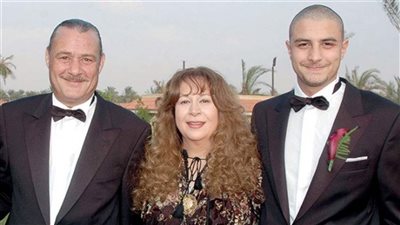 أحمد الفيشاوي يحتفل بذكرى ميلاد والده