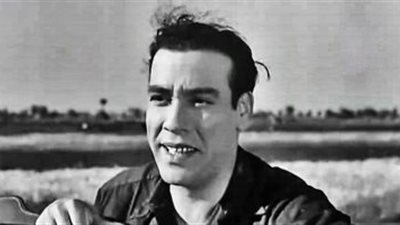 في ذكرى وفاة محسن سرحان.. إحدى زوجاته طلبت منه أن تكون هدية عيد ميلادها الطلاق (فيديو)