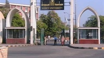 رئيس جامعة أسيوط يكلّف مديرًا جديدًا للمستشفى الجامعي الرئيسي