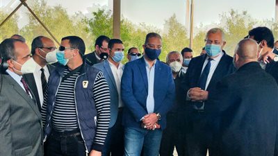 وزير الزراعة يوجه بالاهتمام بمزرعة معصرة الزيتون بالفيوم (صور وفيديو)