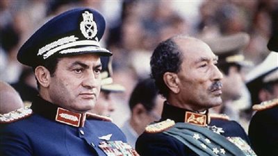 علاء مبارك عن صلاة والده والسادات بالسيدة زينب: 