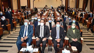 وزير الشباب يُكرم الفائزين في الانتخابات الإلكترونية لبرلمان شباب مصر