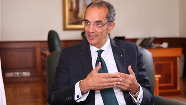 وزير الاتصالات وتكنولوجيا