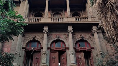 قصر شامبليون.. تحفة معمارية على الطراز الإيطالي في وسط القاهرة