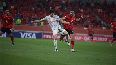 بعد مرور 30 دقيقة.. بايرن ميونخ يهز شباك الأهلي عن طريق ليفاندوفسكي