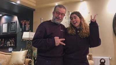 أحدث ظهور للفنان شريف منير  مع ابنتيه (صور)
