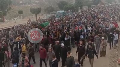نهاية 30 يومًا من البحث وفقدان الأمل.. الآلاف يشيعون جنازة شاب سقط في ترعة الإسماعيلية بالشرقية (صور وفيديو)