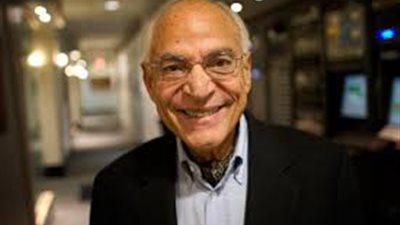 فاروق الباز: مسبار الأمل يرفع من الروح المعنوية للشباب بالإمارات