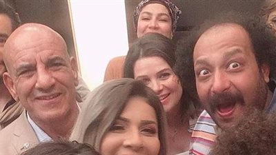 هاني سلامة ويسرا اللوزي وسوسن بدر من كواليس تصوير 