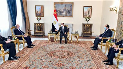 السيسي لوزير خارجية العراق: سياسة مصر في المنطقة قائمة على مبادئ رشيدة متوازنة وثوابت أخلاقية راسخة