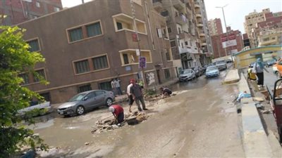 كسر خط المياه الرئيسي بمحطة الشروق بطريق الإسماعيلية القاهرة الصحراوي 