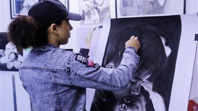 من مؤسسة أيتام لجاليري فن.. قصة 