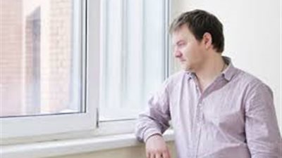 لهذا السبب.. يمر الرجل بأزمة منتصف العمر (فيديو)