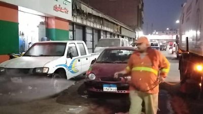 للحد من انتشار كورونا .. فريق الأزمات ومكافحة العدوى بحى غرب شبرا الخيمة قليوبية يشن حملة لتعقيم وتطهير الشوارع (صور) 