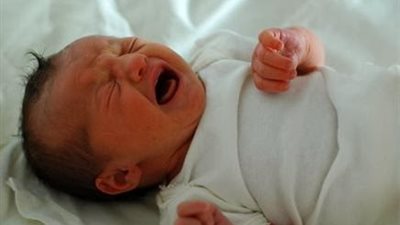 طبيب يقطع العضو الذكري لطفل أثناء عملية طهارة.. وأسرته تطالب الداخلية بالقبض عليه (مستندات)