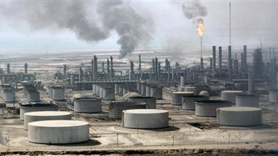 تراجع أسعار النفط عالميا اليوم الجمعة بعد تخفيض توقعات طلب الوقود