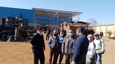 حملة مكبرة للتفتيش على مصانع الصفا في القليوبية.. وتحرير 30 محضر كمامات