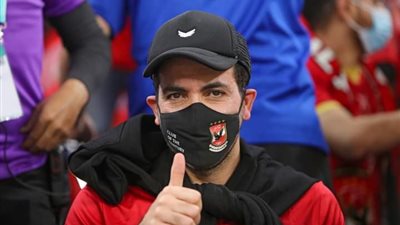 أبو تريكة: شكرًا على أغلى هدية من رجالة الأهلي (صور)