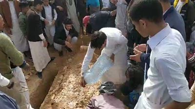 انتهاء مراسم دفن جثمان علي حميدة بمقابر العائلة في مرسى مطروح