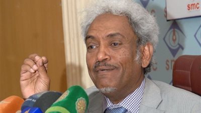 القبض على أمين حسن عمر مستشار الرئيس السوداني السابق والقيادي بالحركة الإسلامية