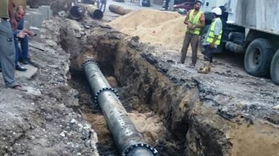 إصلاح خط مياه منطقة شرق البحيرات بالقنطرة شرق