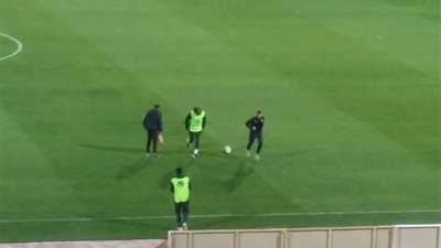 الزمالك ومولودية الجزائر.. شيكابالا يجري عمليات الإحماء بين الشوطين (صور)