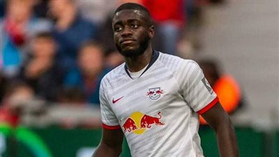 حقيقة مفاوضات مانشستر يونايتد مع أوباميكانو في الساعات الأخيرة