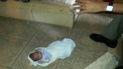 العثور على طفلة رضيعة بجوار نقطة شرطة دسوق بكفر الشيخ 