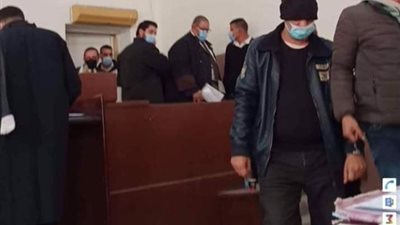 محامي ضحايا مستريح الذهب بقليوب: المتهم يلوح بدفع نصف المبالغ المستولى عليها لاستمالة قلب القاضي