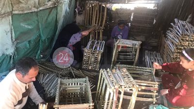 الإهمال يُحاصر صناعة الأقفاص في أمياي بالقليوبية.. وأرباب المهنة: 3000 عامل مهددون بالبطالة (فيديو)