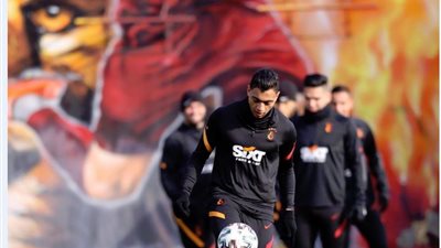 مصطفي محمد يختتم تدريباته مع جالطة سراي لمواجهة قاسم باشا فى الدوري التركي 