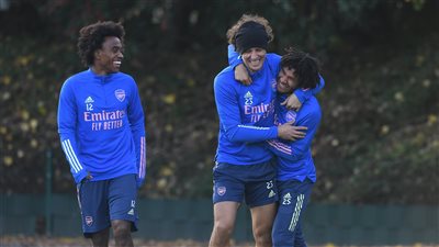 محمد النني ينهي تدريباته مع أرسنال استعدادًا لمواجهة ليدز يونايتد في الدوري الإنجليزي 