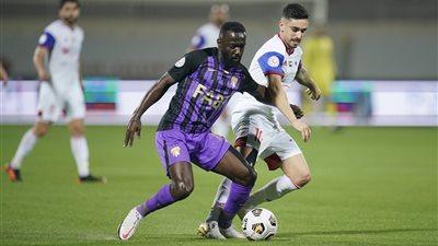 الشارقة يواصل صدارته رغم الخسارة أمام العين في الدوري الإماراتي