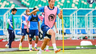 بيراميدز يخوض مرانه في أبيدجان قبل مواجهة راسينج كلوب (صور)