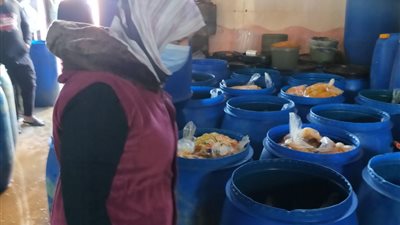 ضبط وإعدام 40 طن مخللات غير صالحة للاستهلاك الآدمي في الشرقية (صور)