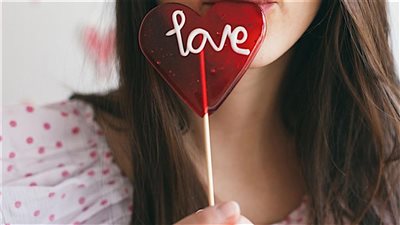 أشياء ممتعة يمكنك القيام بها إذا كنت عازبًا في عيد الحب 