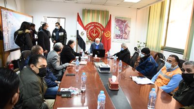 قبل انطلاقها بساعات... محافظ بورسعيد يعقد اجتماعا مع اللجنة المنظمة لمسابقة القرآن الكريم