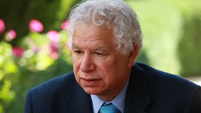 رأيت رام الله.. مريد البرغوثي الثائر الذي سجنه السادات وفاز بجائزة نجيب محفوظ